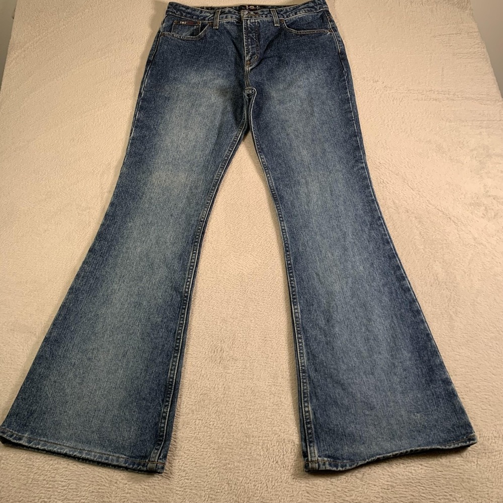lei Women’s High-Rise Flare Jeans in Faded Blue